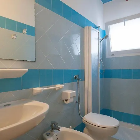 Nyaraló Charming In With Shared Pool *